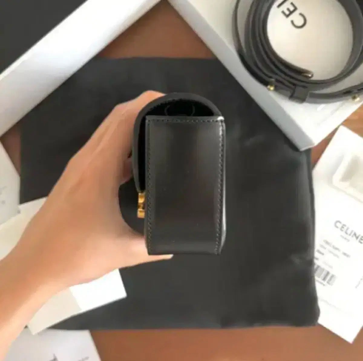 高品質 セリーヌ シャイニー カーフスキン ミニ クロード クロスバック ブラック