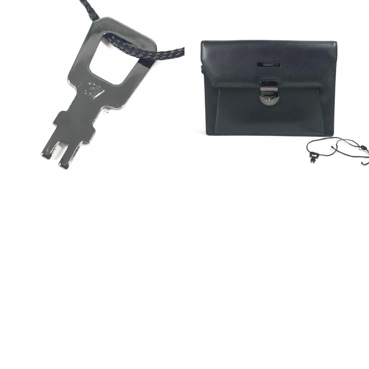 セカンドバッグ ロゴ