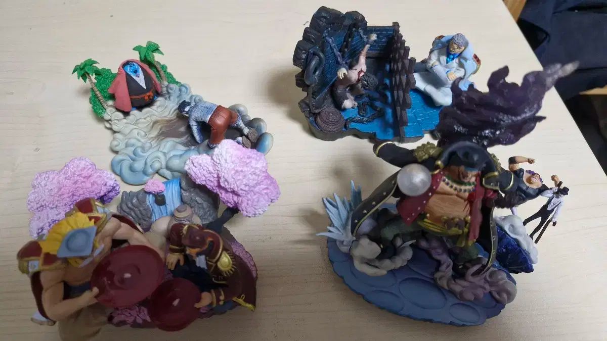 ONE PIECE ローグボックス フィギュア 4個 まとめ