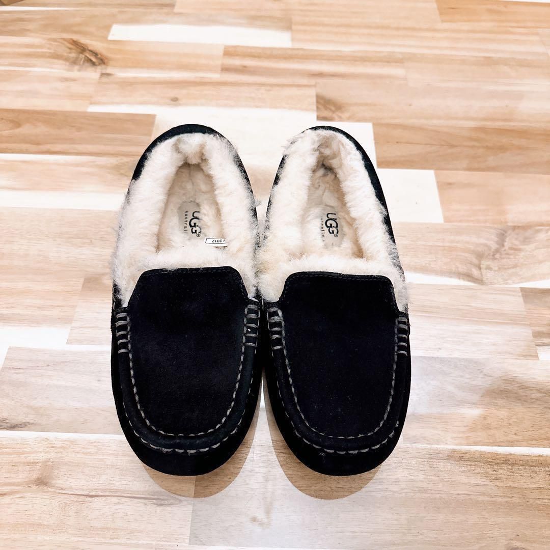 アグ UGG アンスレー 3312 モカシン 22 0 黒ブラック ベージュ ジャケット トレンド感