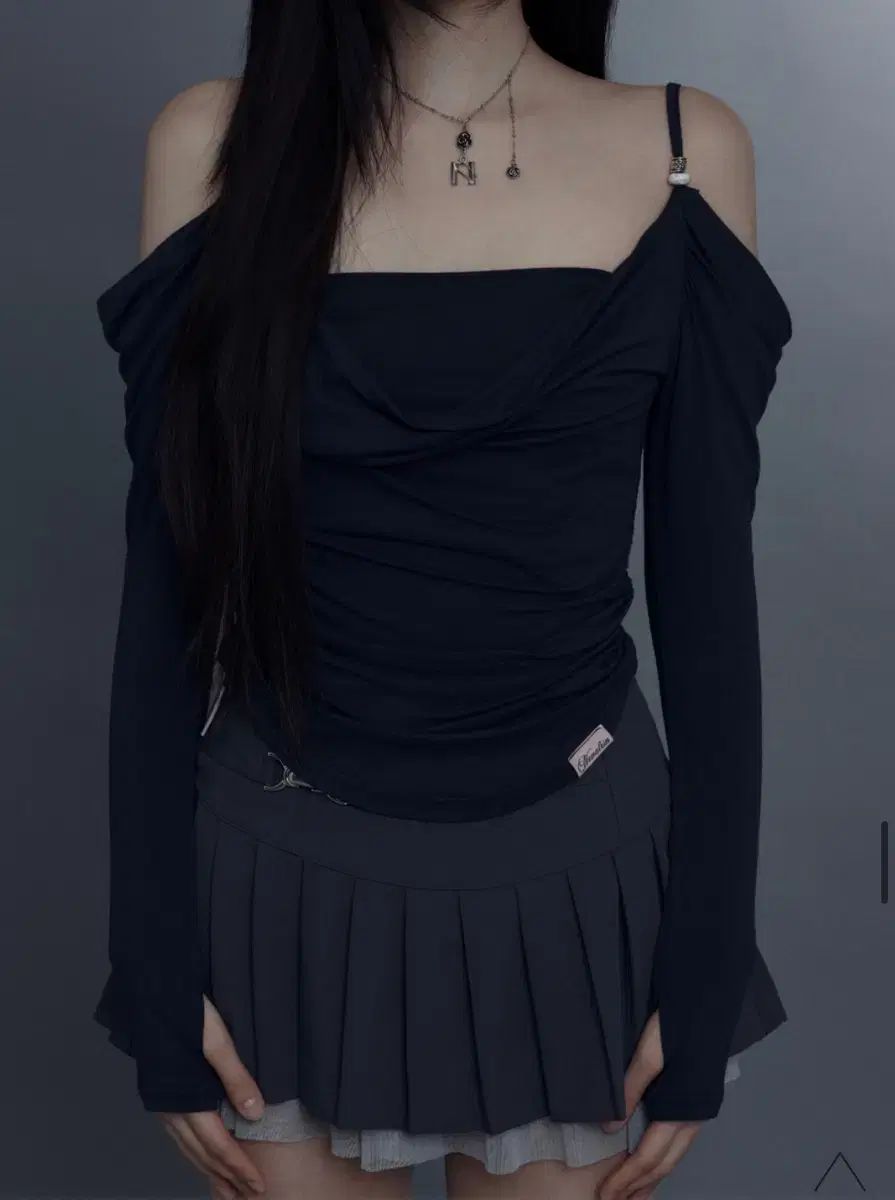 Newalrin Eve Draping Off-Shoulder Blouse イヴ