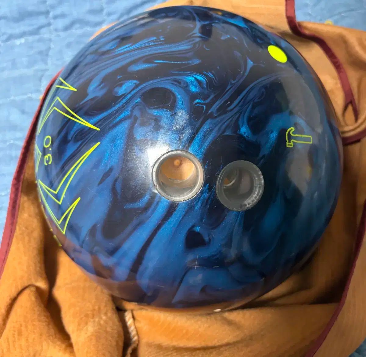 HAMMER black widow サファイア 15p ボーリング ボール トゥーハンド