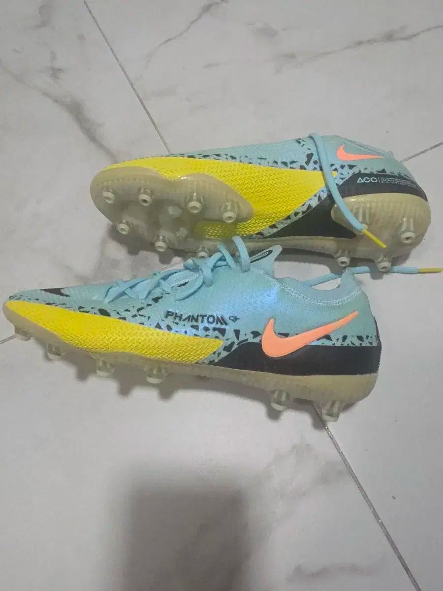 ナイキ FANTOM GT サッカーシューズ 黄色 ブルー