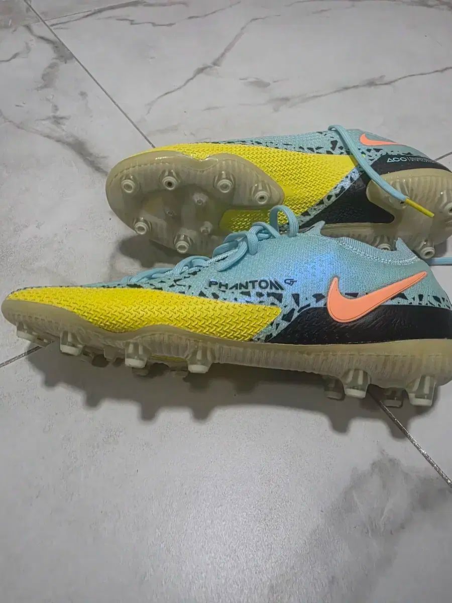 ナイキ FANTOM GT サッカーシューズ 黄色 ブルー