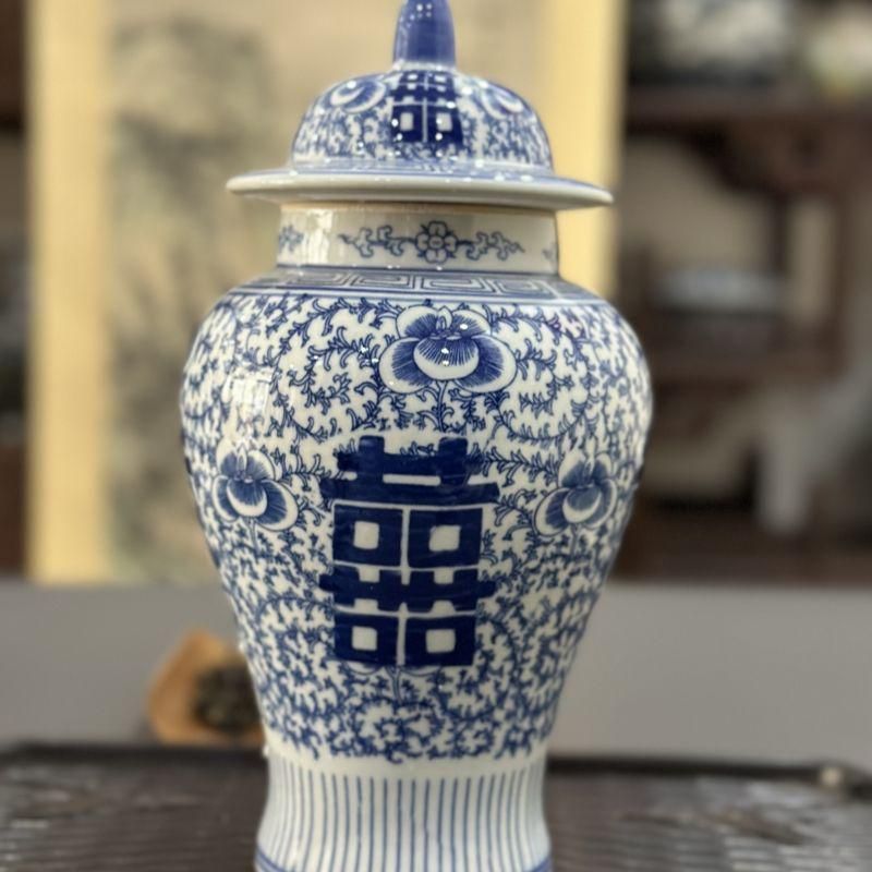 景徳鎮 青花 下彩磁器 将軍壺 装飾品 工芸品 美術品 置物 - メルカリ