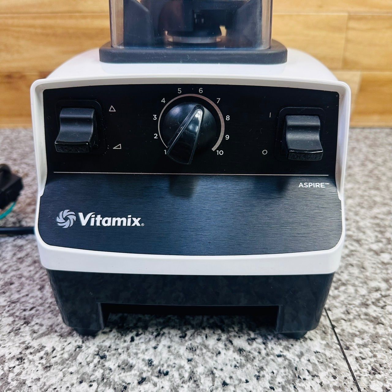 バイタミックス VITAMIX ブレンダー　VM0111 フードプロセッサー バイタミックス Vitamix VM0111 フードプロセッサー ブレンダー 赤