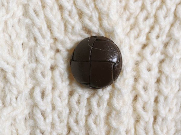 ケーブル セーター