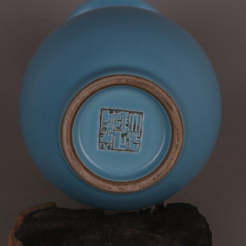 大清雍正天藍釉玉壺春瓶  景徳鎮 陶磁器 装飾品 工芸品 美術品 置物 大清雍正天藍釉玉壺春瓶 景徳鎮 陶磁器 装飾品 工芸品 美術品 置物