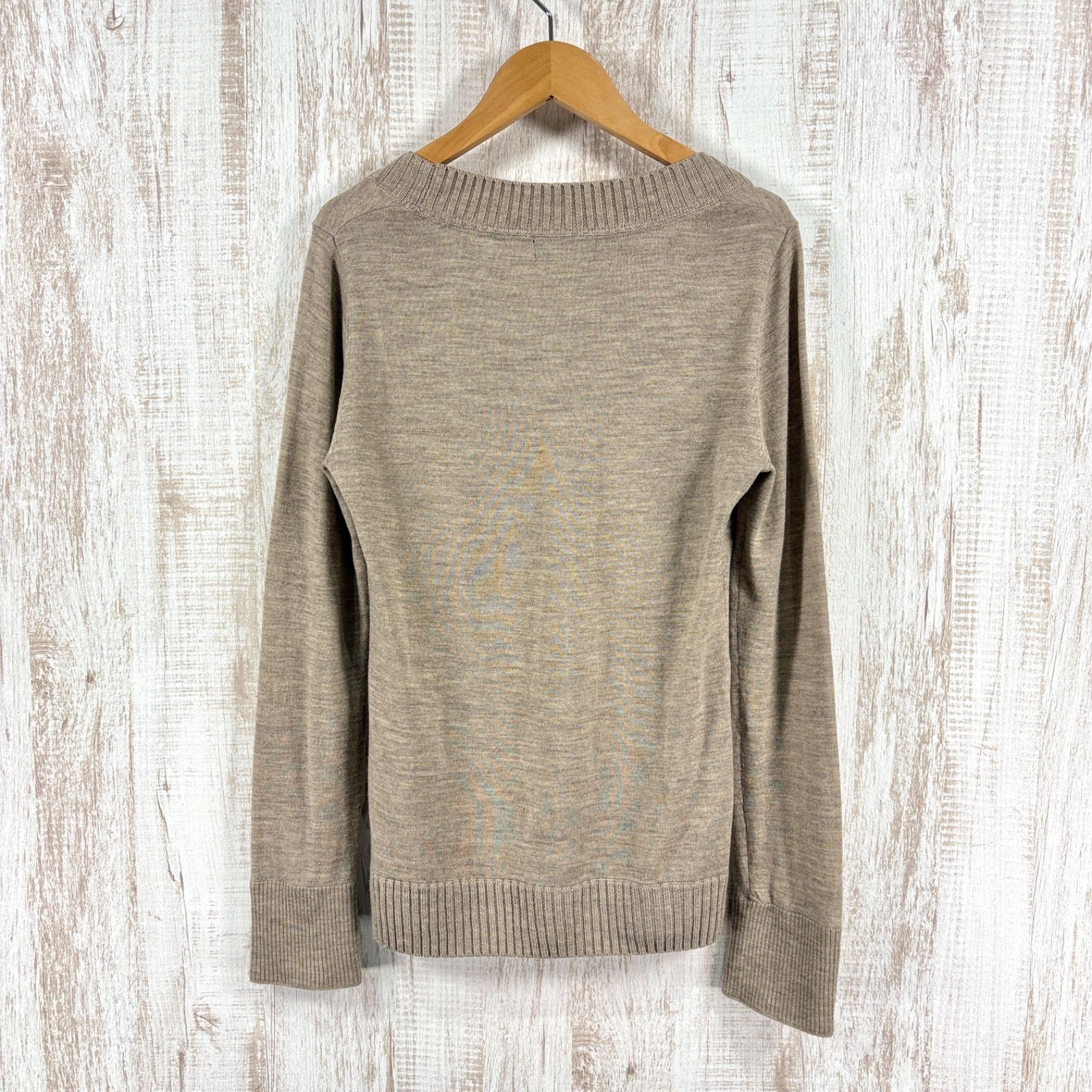 BURBERRY バーバリー ブルーレーベル　ベージュ　ロゴ刺繍　ニット BURBERRY BLUE LABEL バーバリーブルーレーベル ホースロゴ刺繍 ノバ