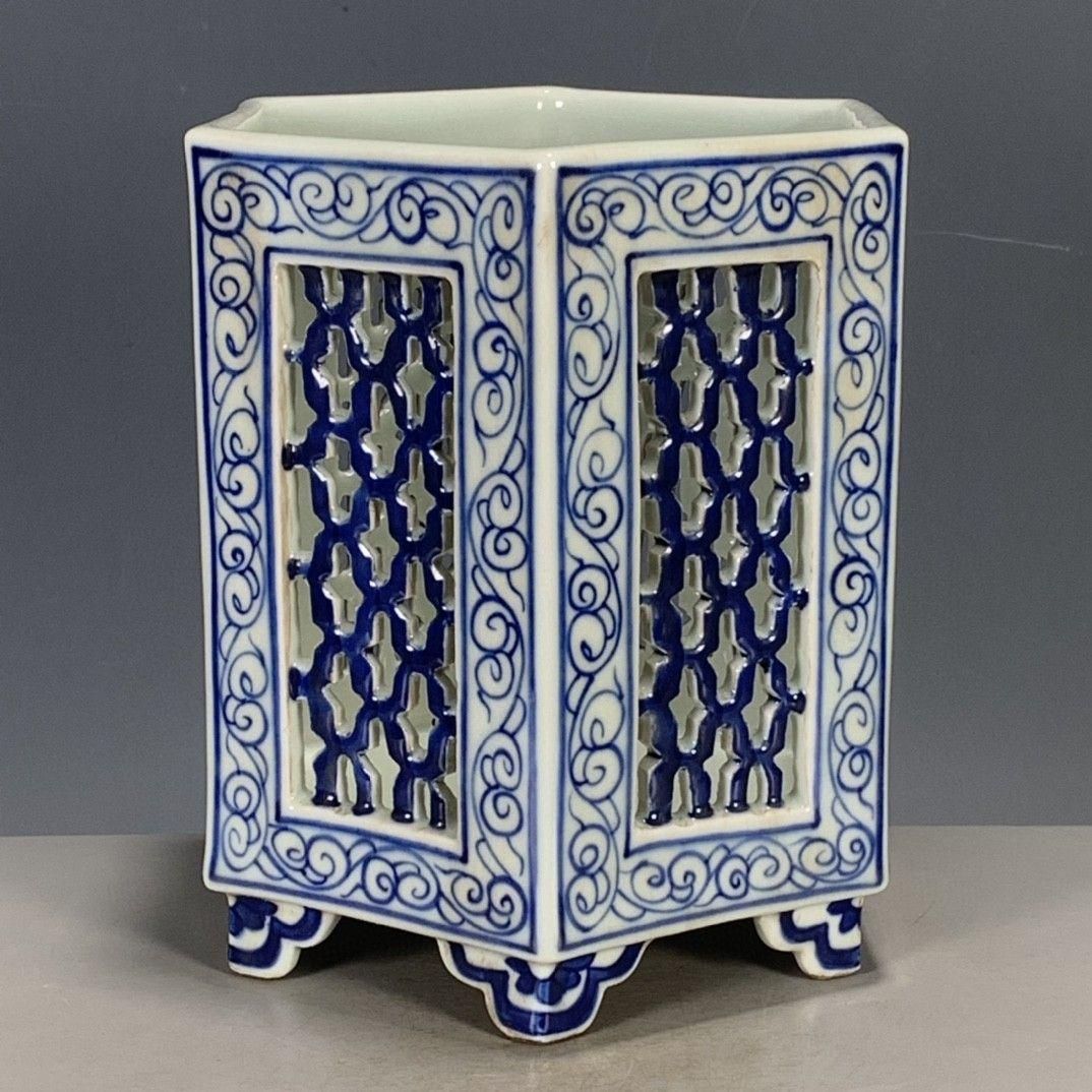 清代の乾隆青花透かし彫りの6つの筆箱 書道具 文房具 置物