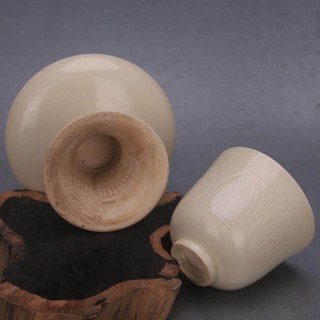 宋定窯暗刻纏枝花卉高足杯 景徳鎮 陶磁器 装飾品 工芸品 美術品 置物