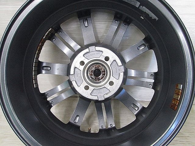 装着車種キューブ