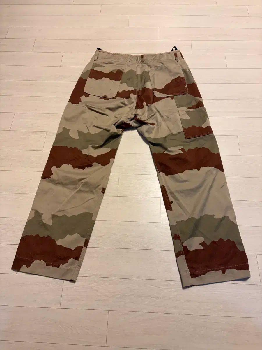 グリフィン デザート カモフラ パンツ