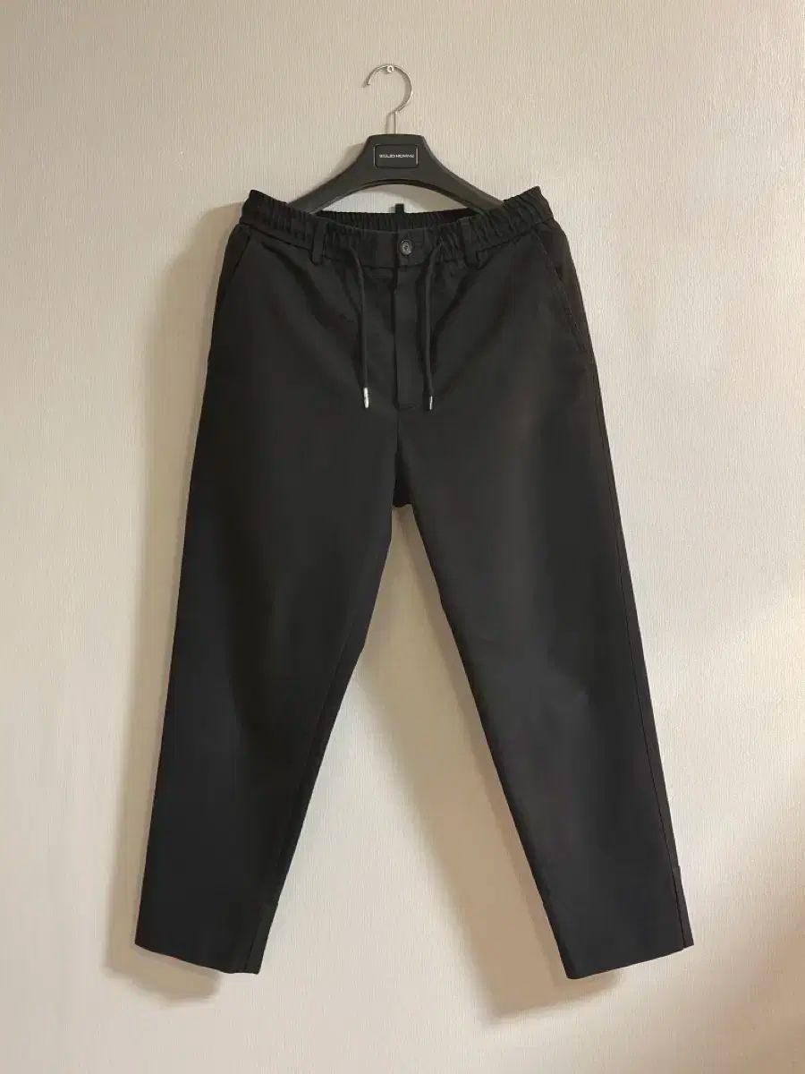 TIME HOMME リラックスフィット ブラック ドローストリング パンツ 78
