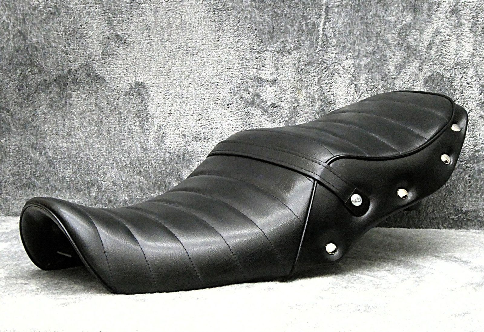 GSX400インパルス 前期 鋲打ち 黒皮 タックロールシート/ GK79A ～95年