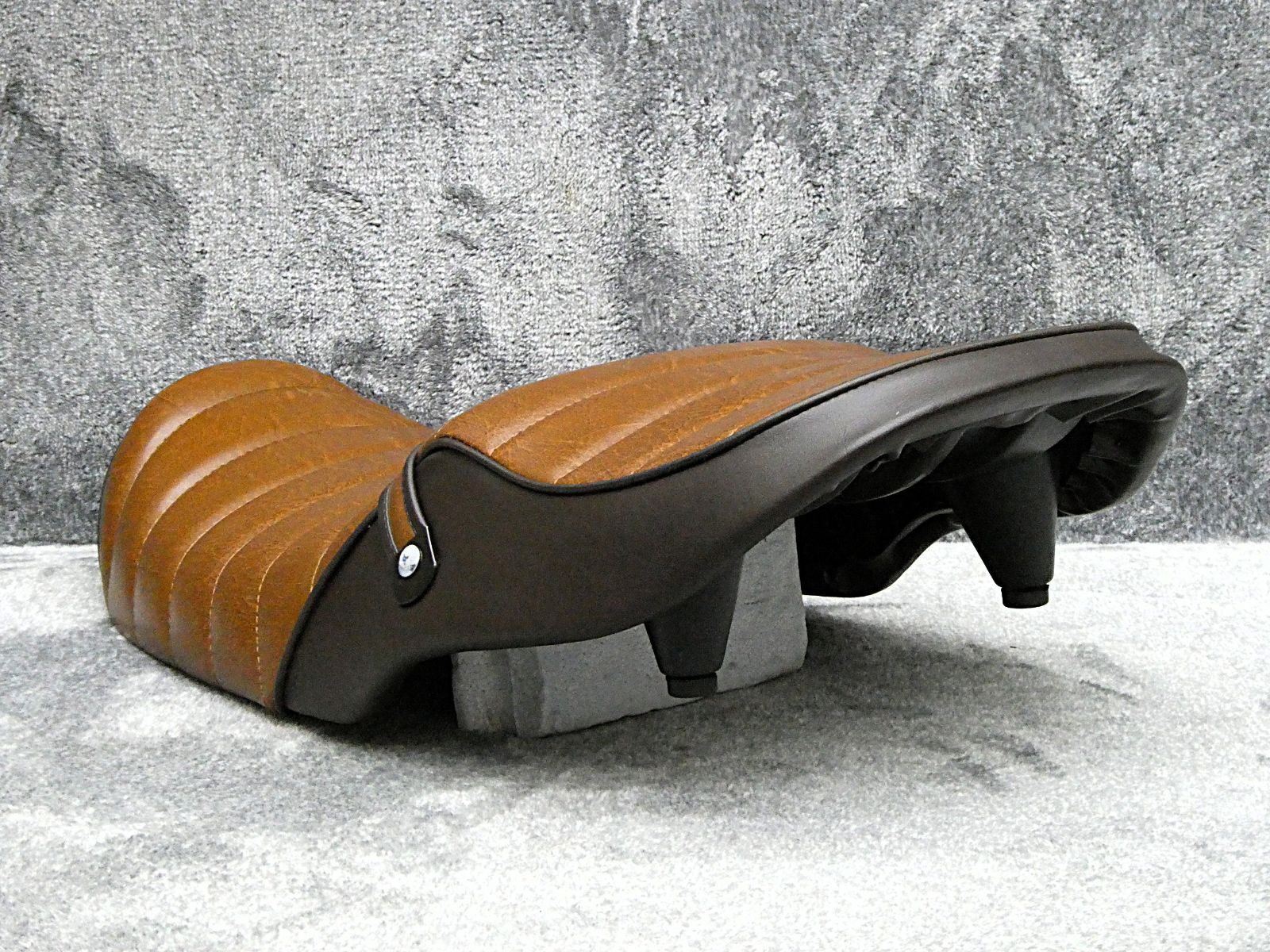 GSX400インパルス 前期 茶ツートン タックロールシート/ブラウン GK79A