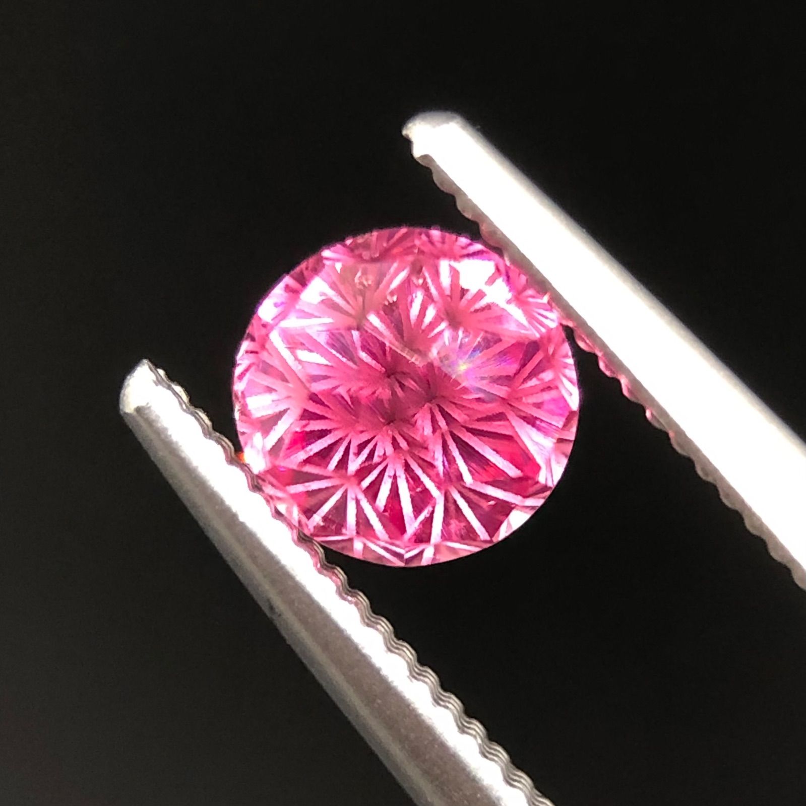 天然非加熱 ミャンマー産 ピンク スピネル ルース 0.68 ct 1点物 産地証明鑑別書付き