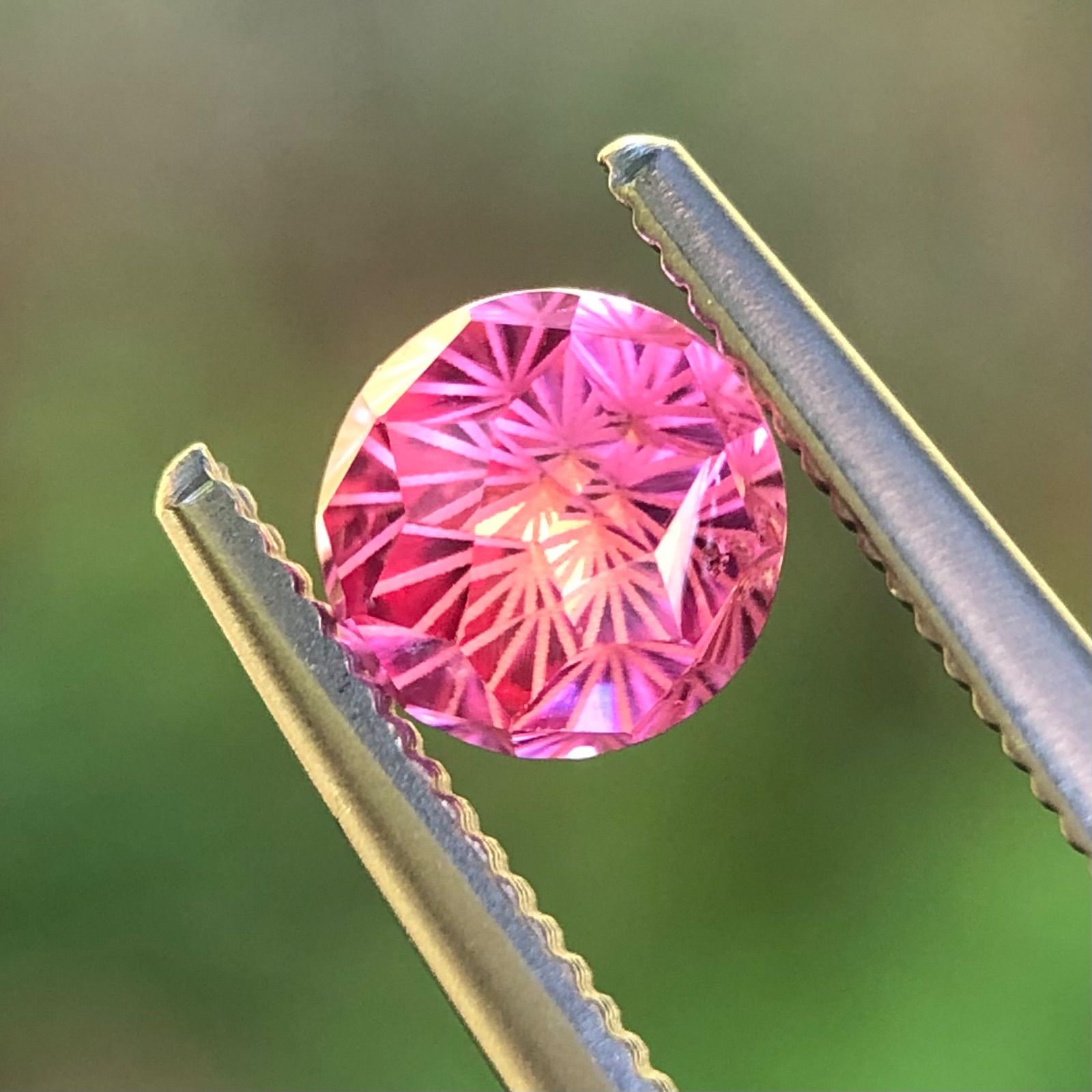 天然非加熱 ミャンマー産 ピンク スピネル ルース 0.68ct 1点物 産地証明鑑別書付き