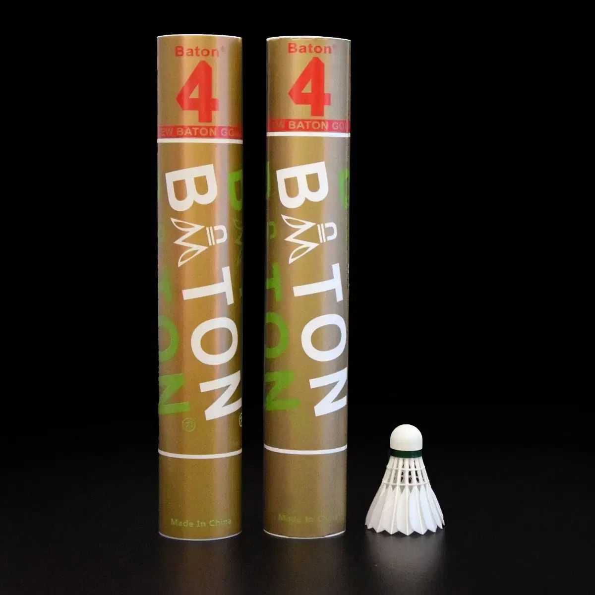 バトン バドミントン シャトルコック です