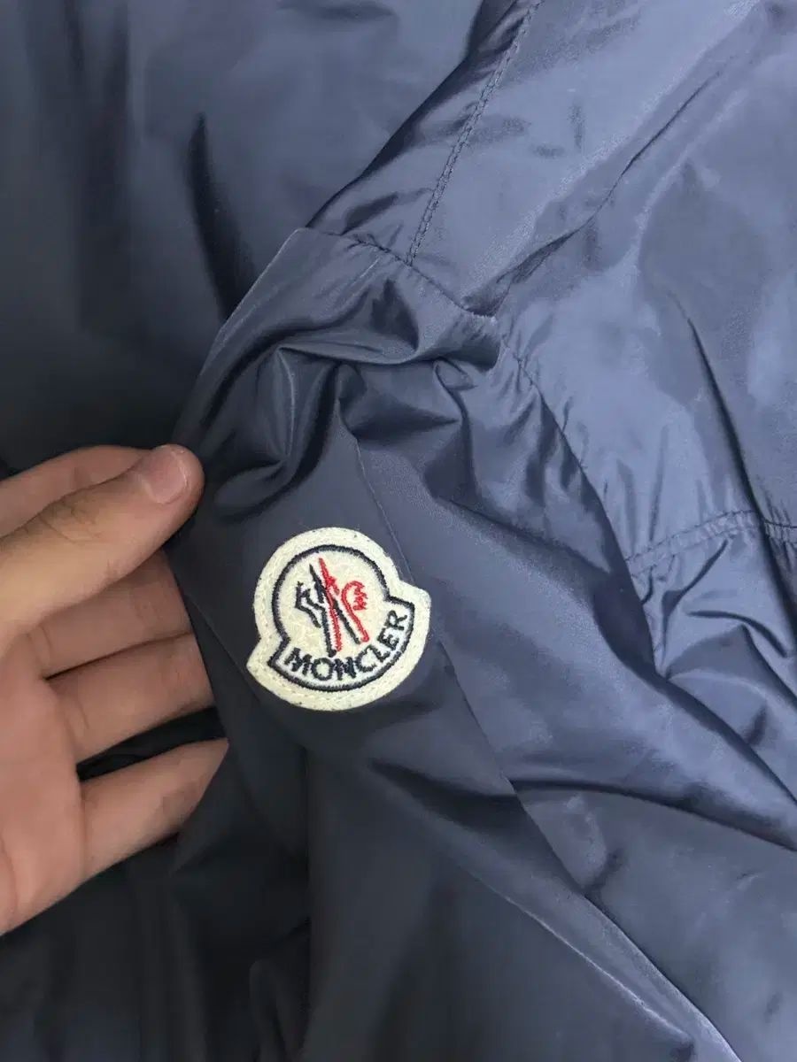 モンクレール ネイビー ダウン ジャケット