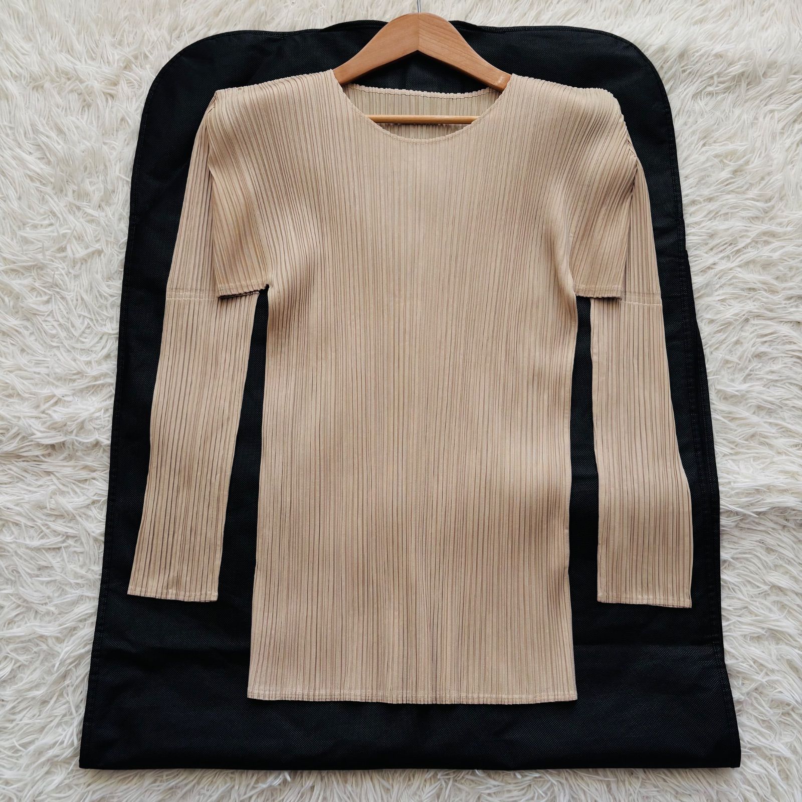 プルオーバー トップス