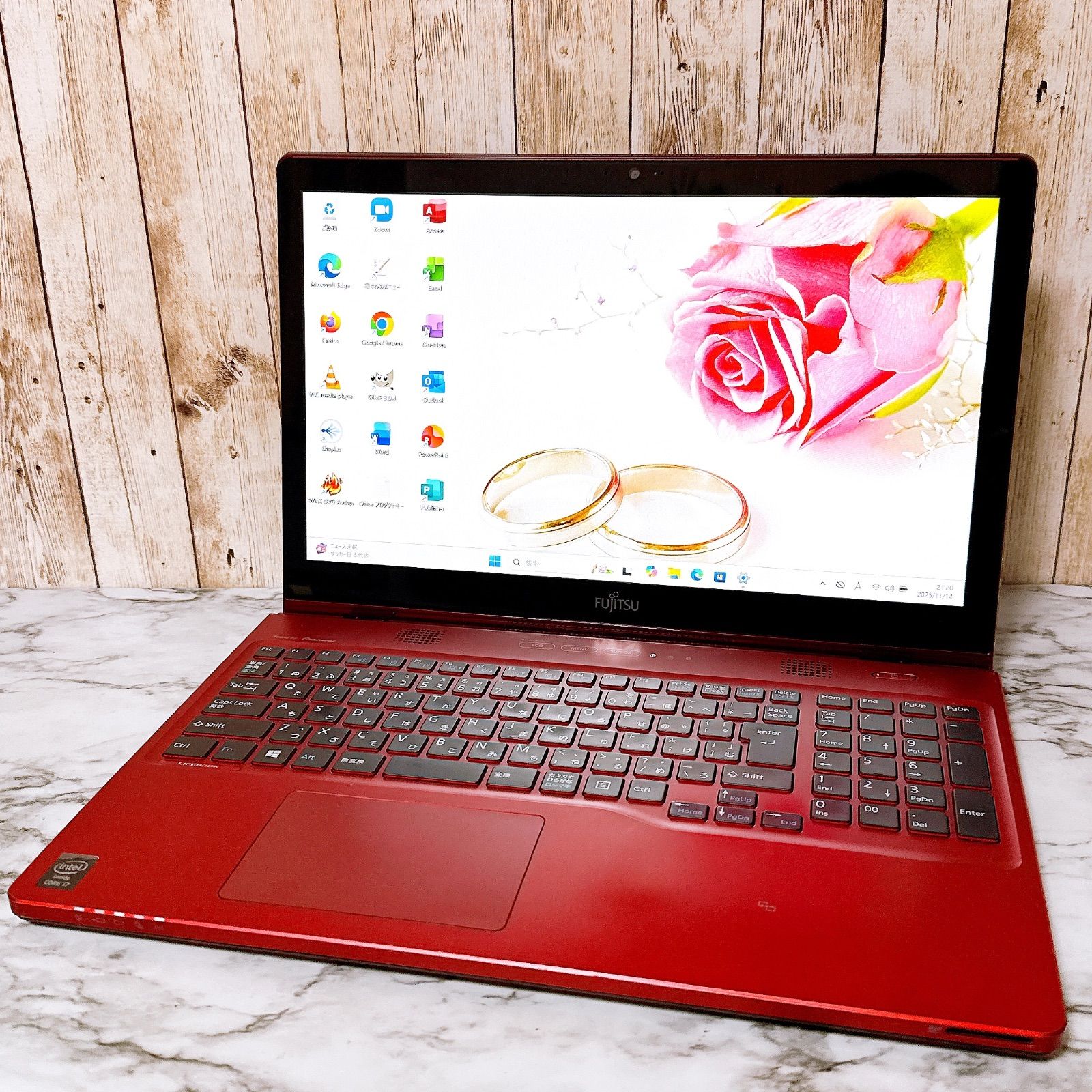 1台限り i 7＆ SSD メモリ16 GB オフィス付き 薄型パソコンPC