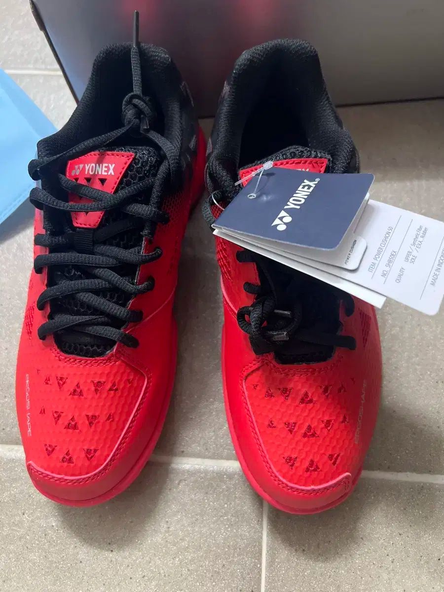 ヨネックス パワー クッション 50 バドミントンシューズ レッド 255