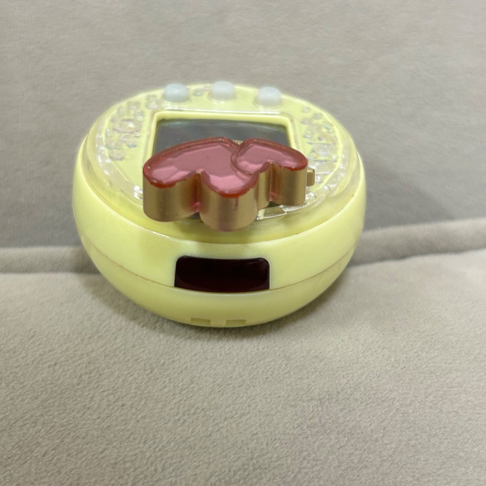 バンダイ たまごっちピース tamagotchi p's イエロー デコピアス付き