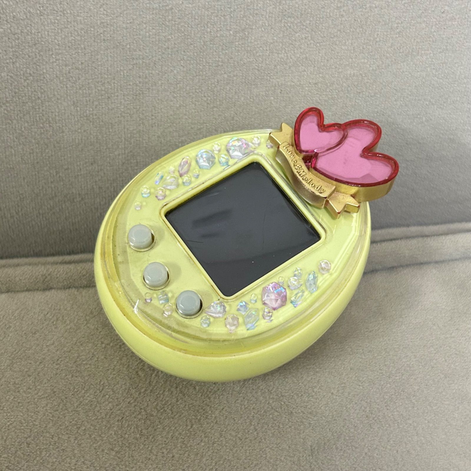 バンダイ たまごっちピース tamagotchi p's イエロー デコピアス付き