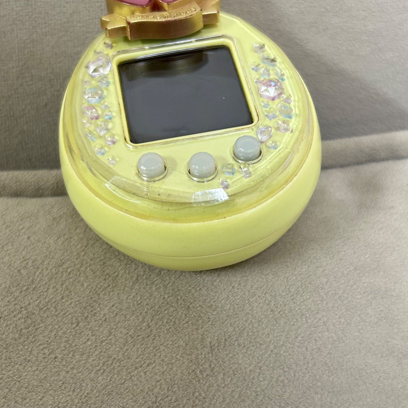 バンダイ たまごっちピース tamagotchi p's イエロー デコピアス付き