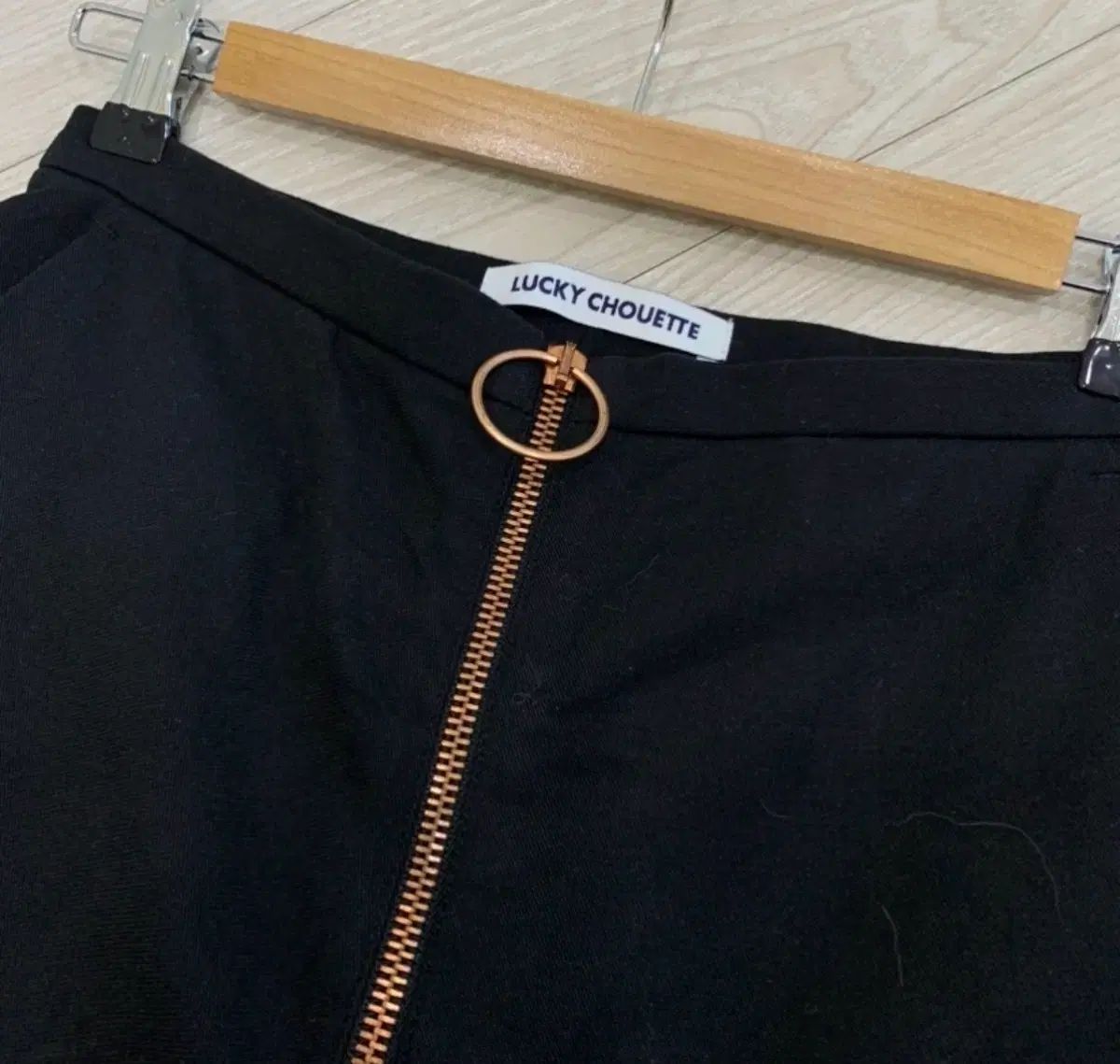 ブラックパンツ