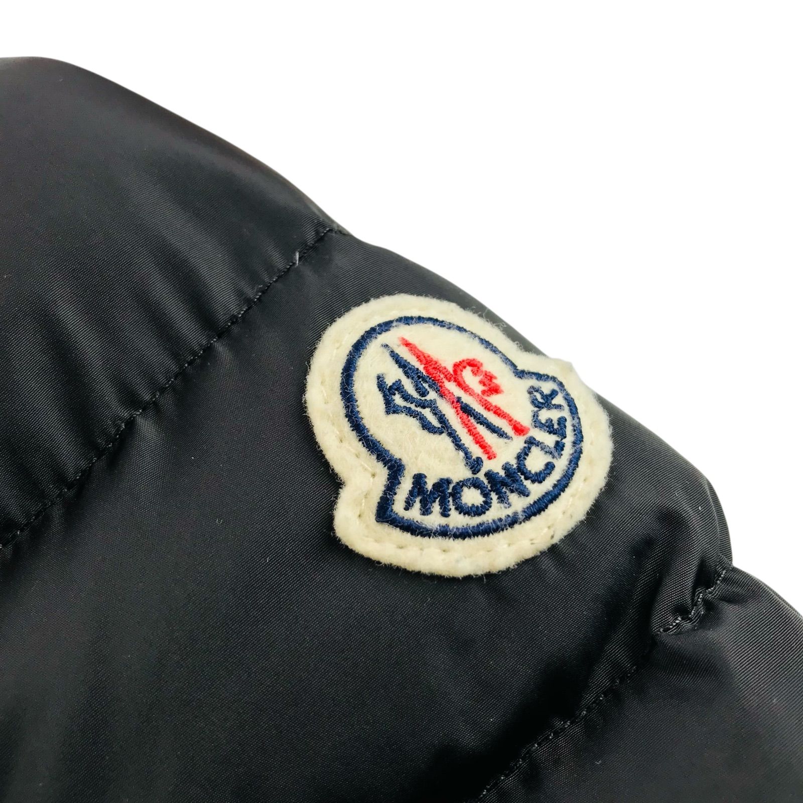 MONCLER モンクレール CHARPAL ガールズ ブランドアイコンワッペン フード付き ダブルジップ ダウンコート 2021年モデル 10 A 140㎝ キッズダウンジャケット チルドレン カジュアル 秋冬物 ブラック アウター ブランド