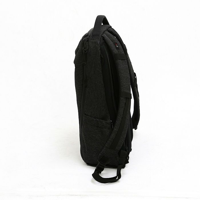 ハクバ HAKUBA LUXXE グリツドジツプバツクパツクM ブラツク