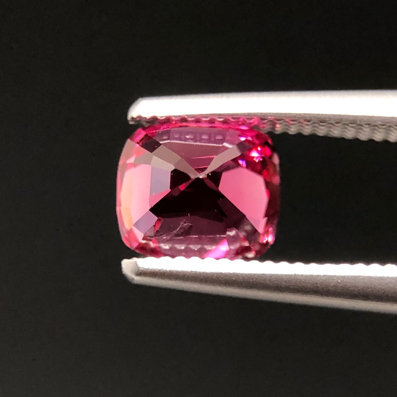 ミャンマー産 レディッシュピンク