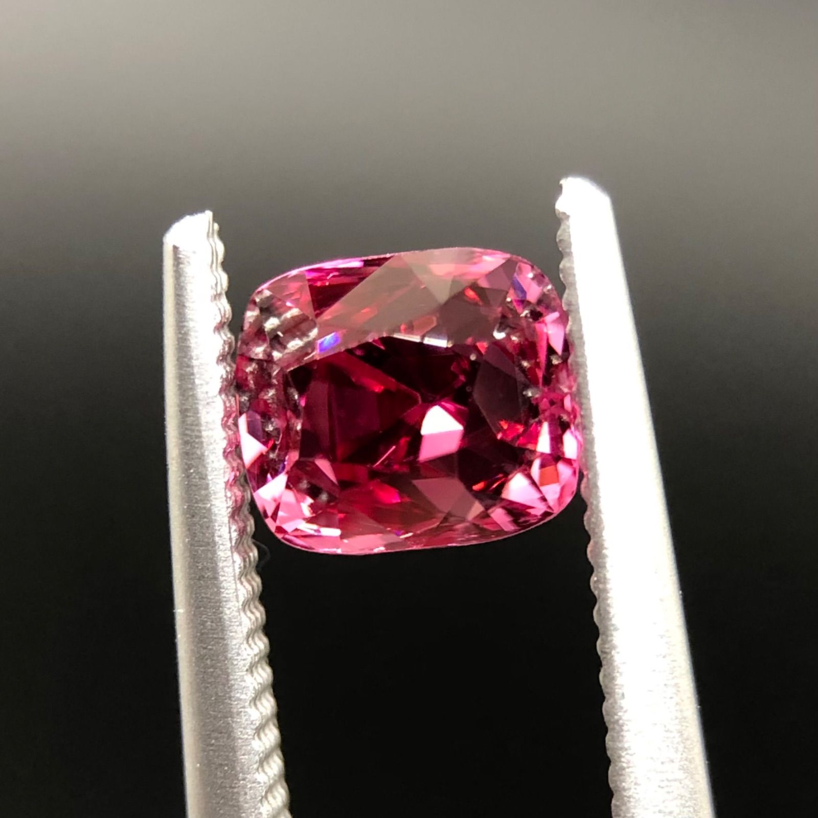 天然非加熱 ミャンマー産 レディッシュピンク スピネル ルース 1.08 ct 1点物 産地証明鑑別書付き