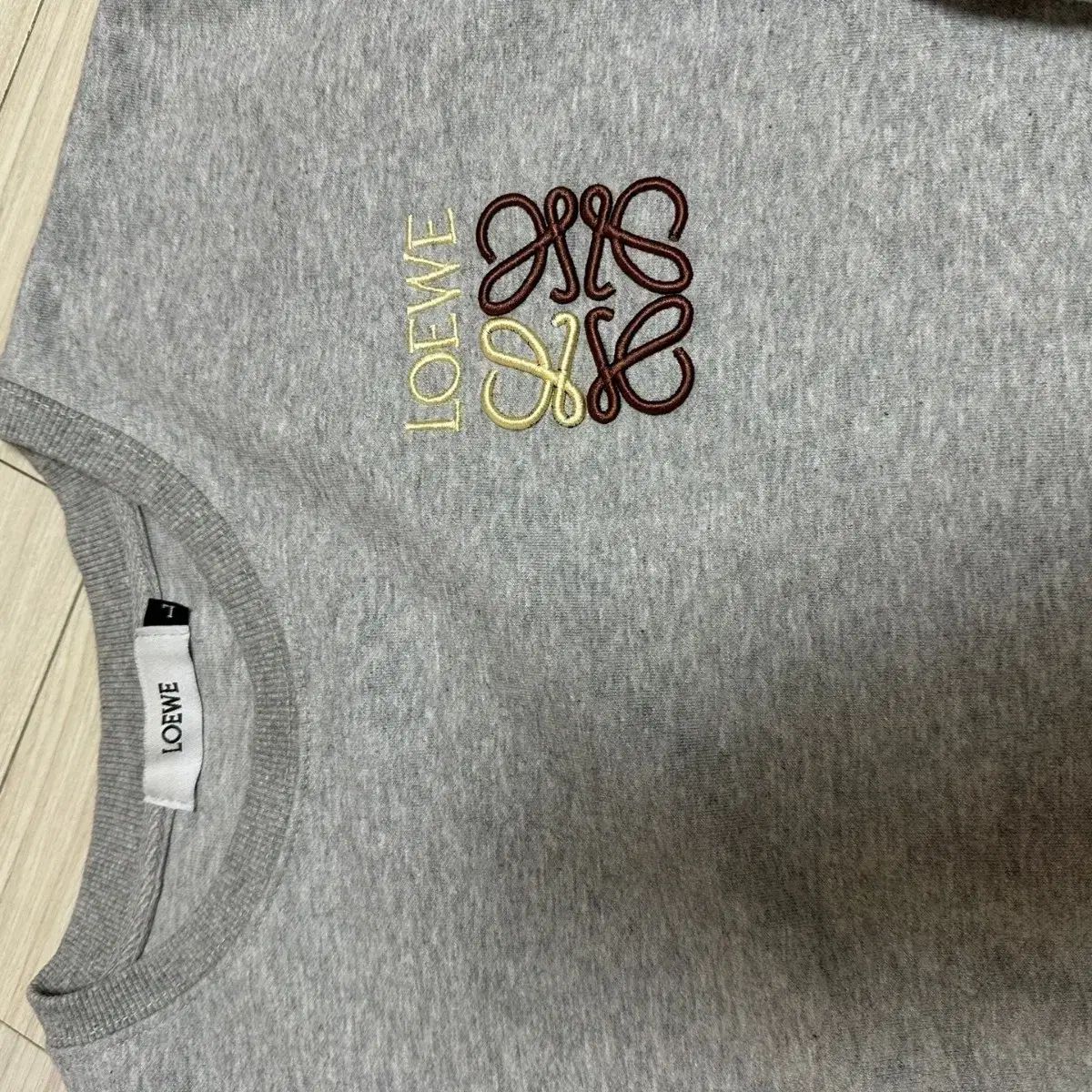LOEWE 刺繍 スウェット グレー - メルカリ