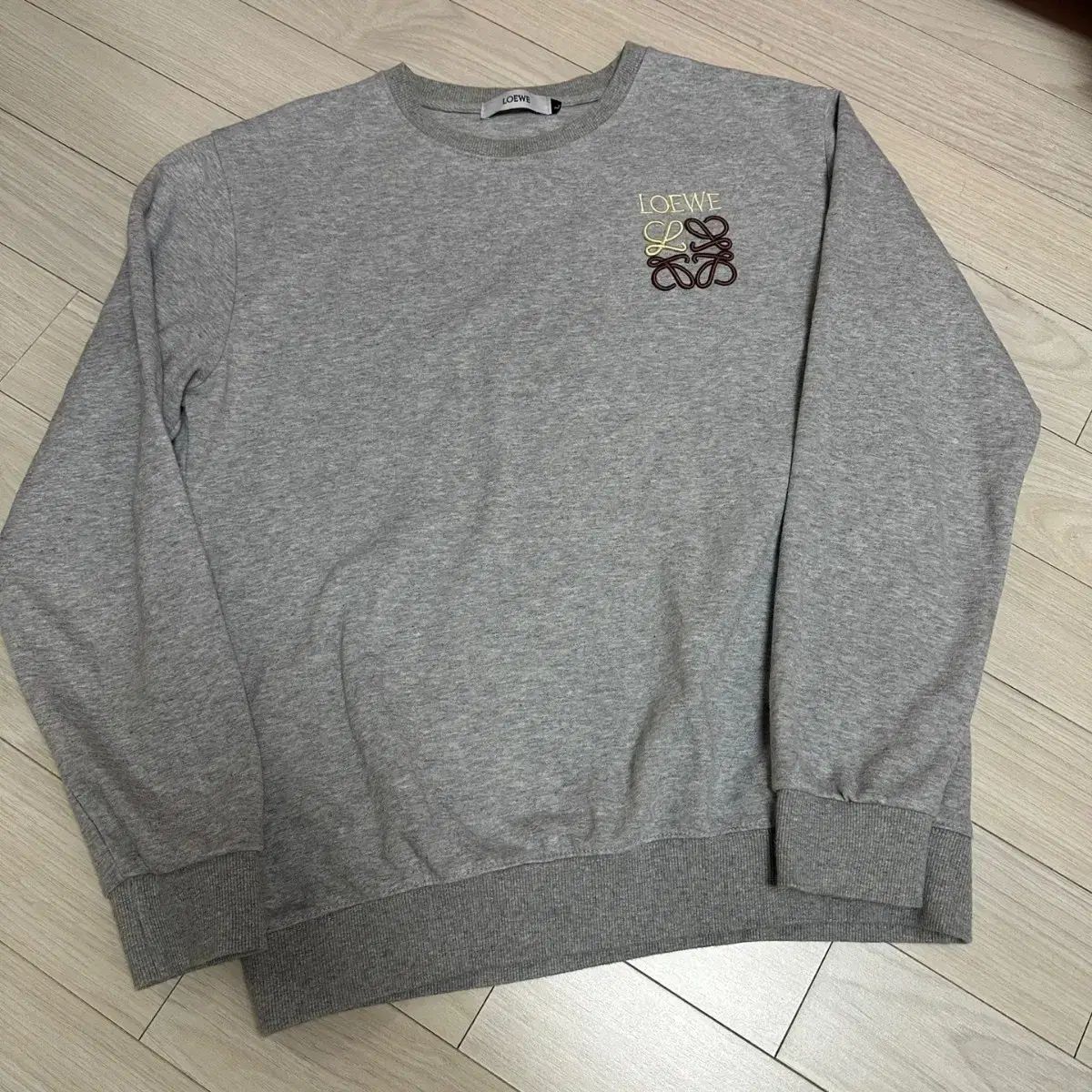 【美品】LOEWE ロエベ　ロゴ刺繍　スウェット　グレー LOEWE (ロエベ) 裏スウェット トレーナー トレーナー スウェット 刺繍