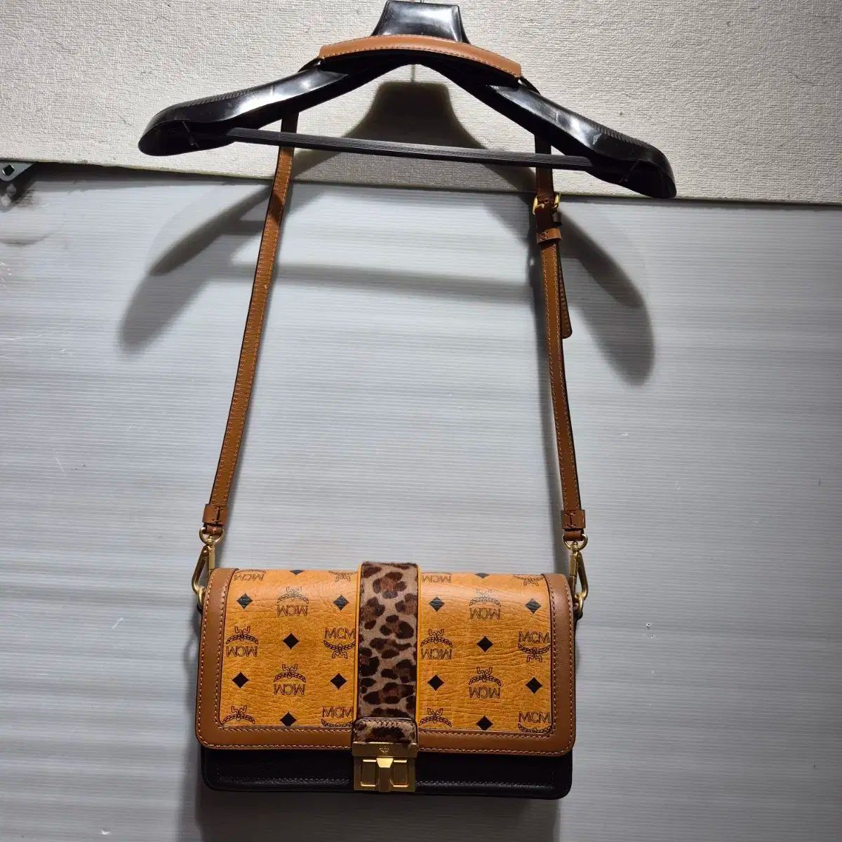 MCM レオパードパータン クロスバック