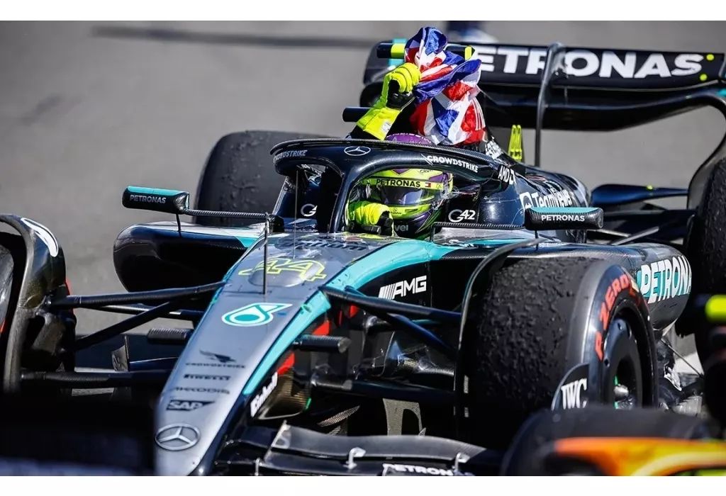 ミニカー 1 18 Mercedes AMG Formula One Team F W 15 E Performance Winner British GP 2025 Lewis Hamilton 44 S 999