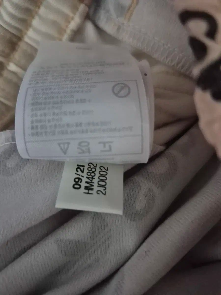 ボタン トラック