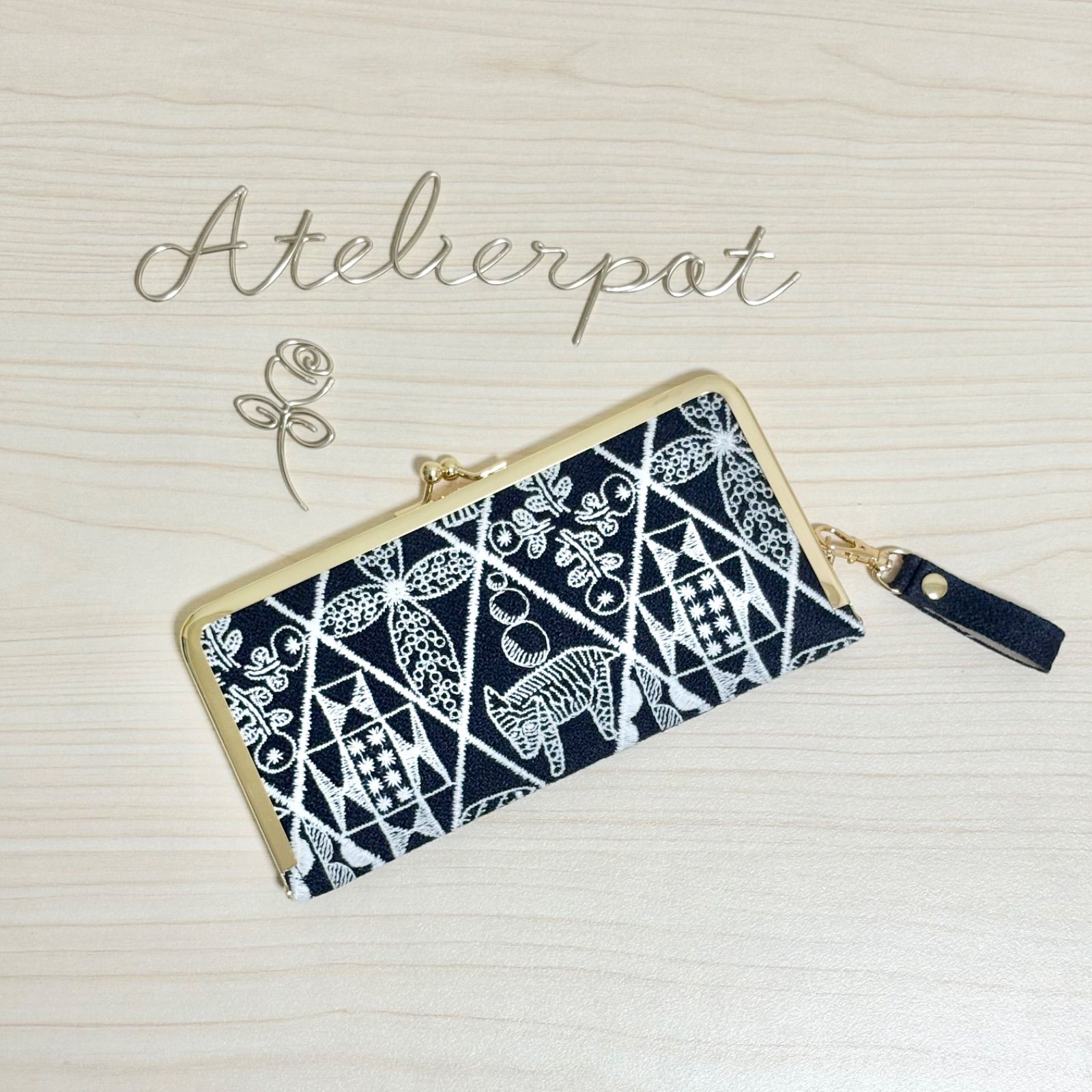 ☆ミナペルホネン☆symphony navyのがま口財布☆持手付 - メルカリ