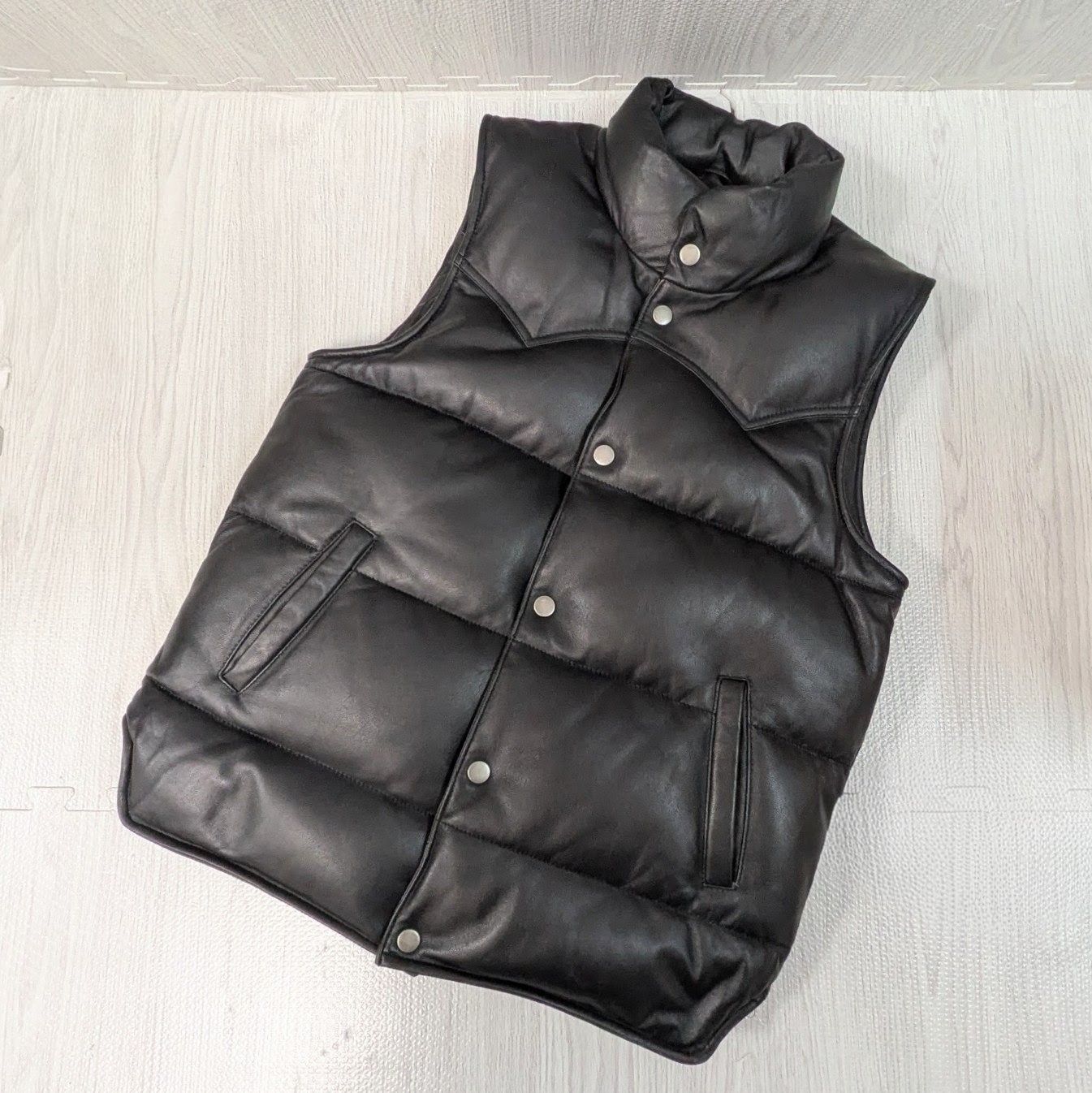 美品 LIUGOO TOKYO リューグーレザー ダウンベスト M サイズ