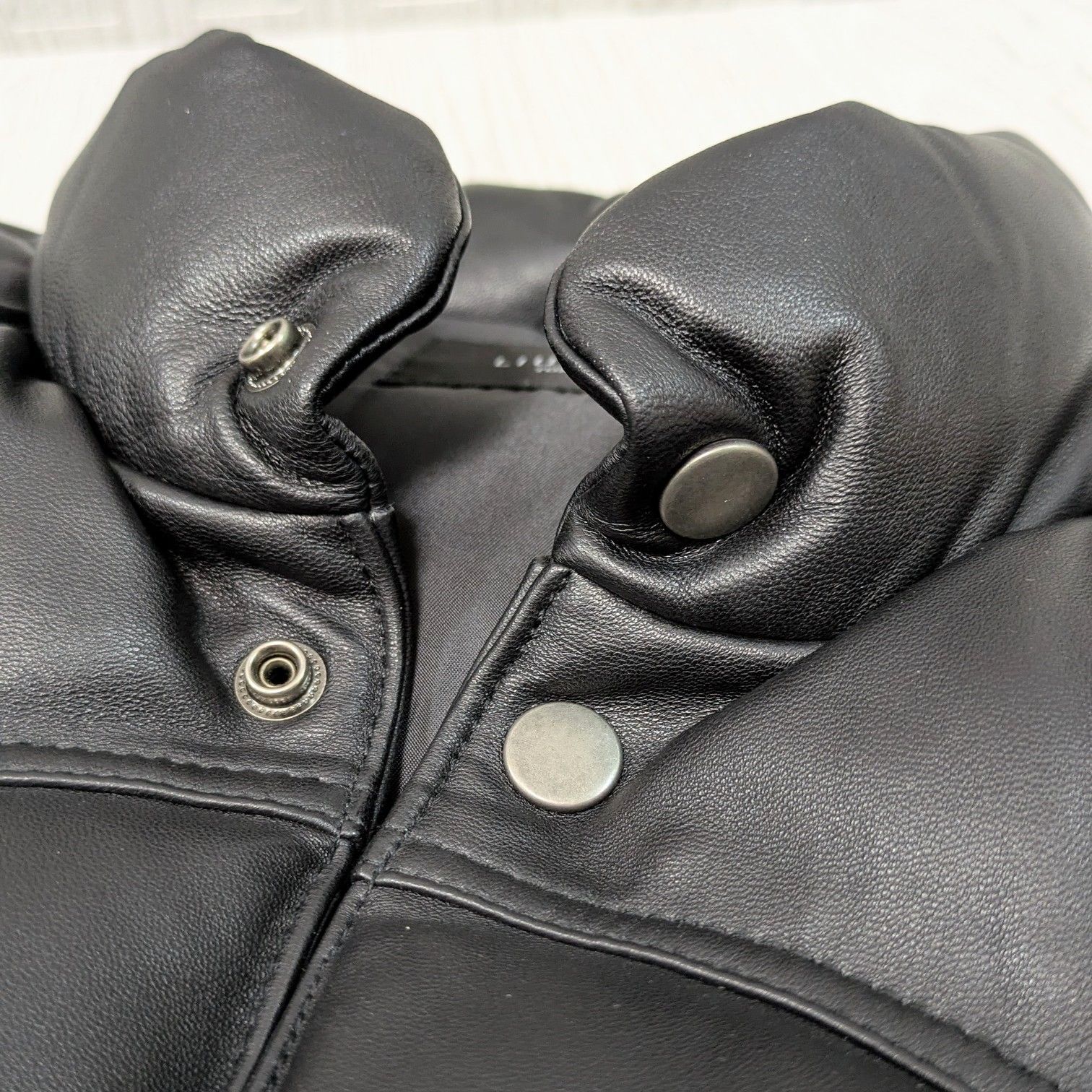 美品 LIUGOO TOKYO リューグーレザー ダウンベスト M サイズ