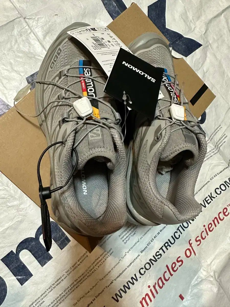 サロモン XT 6 スニーカー ゴースト グレー クリーム 4 acs