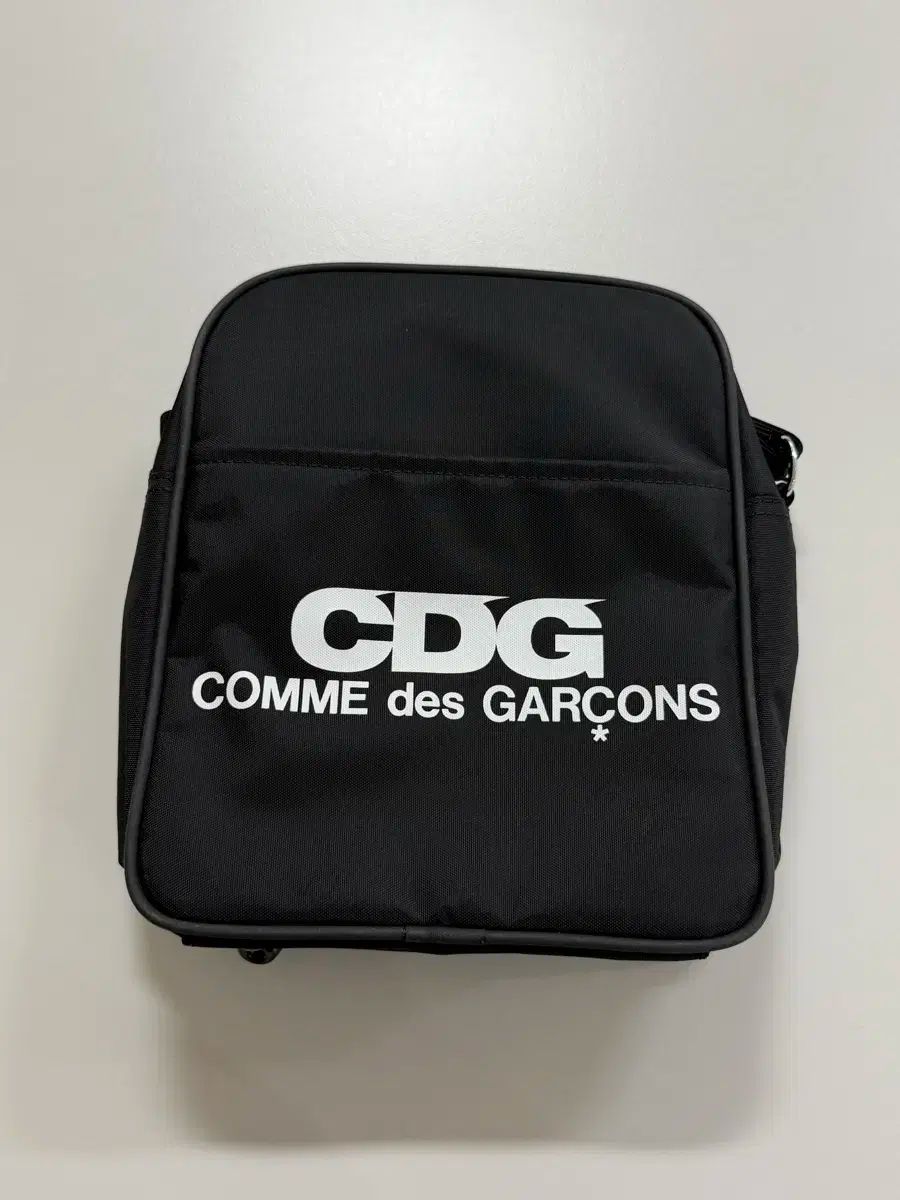 cdg ショルダーバッグ クロスバッグ ブラック
