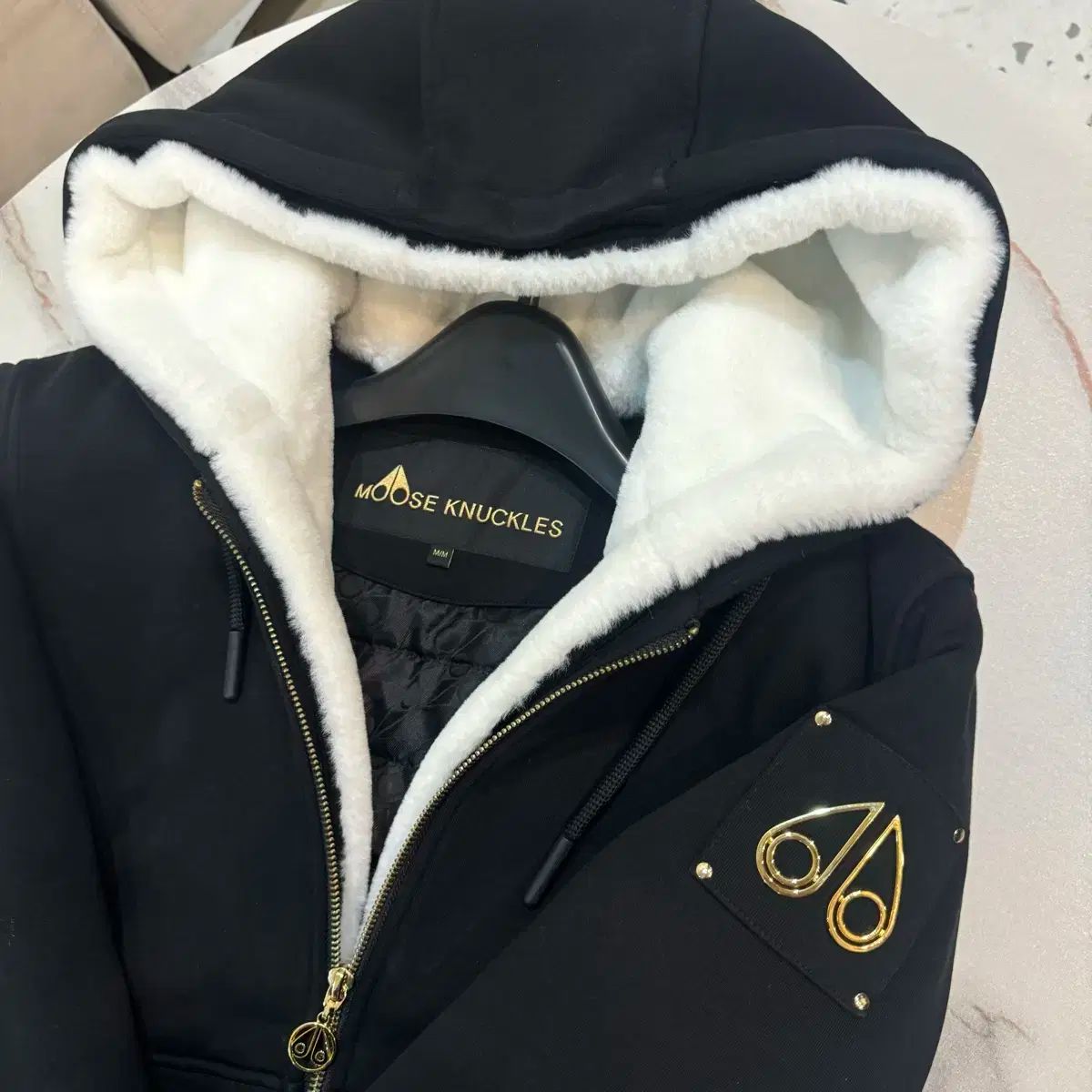MOOSE KNUCKLES ムースナックルズ ゴールド 新モデル Bunny セーター ブラック