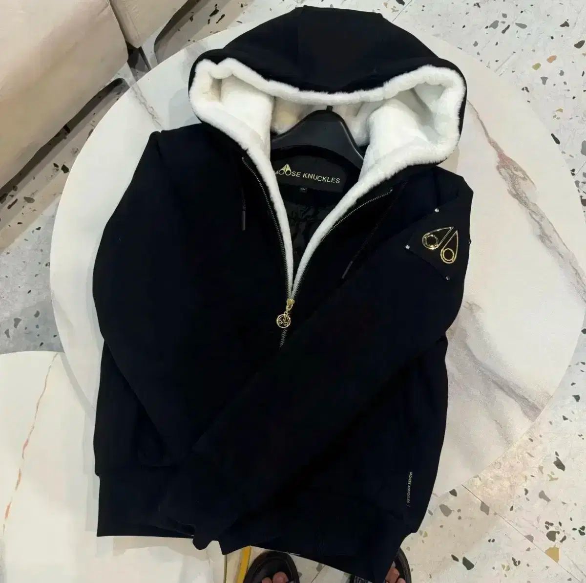 MOOSE KNUCKLES ムースナックルズ ゴールド 新モデル Bunny セーター ブラック