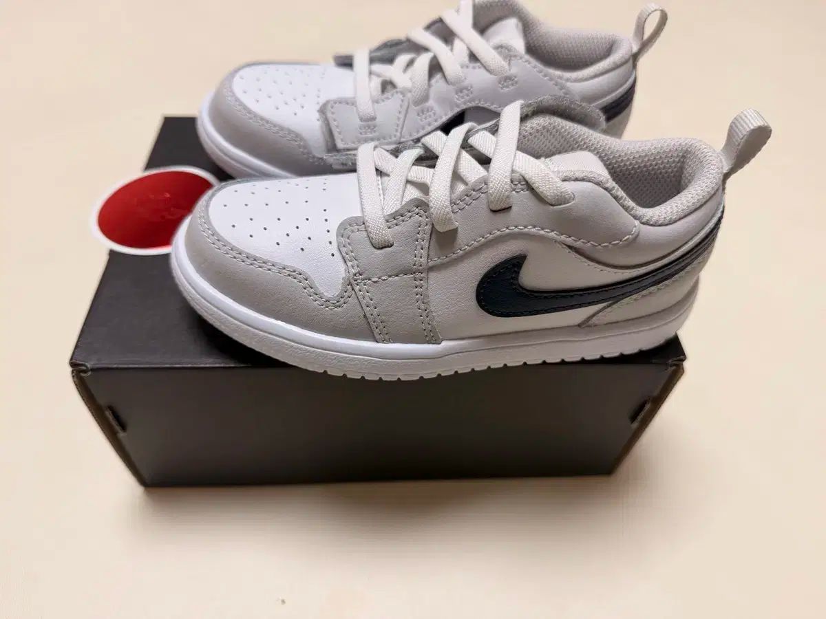 ナイキ ユア YOOA 用 ジョーダン ロー RTD サイズ 160