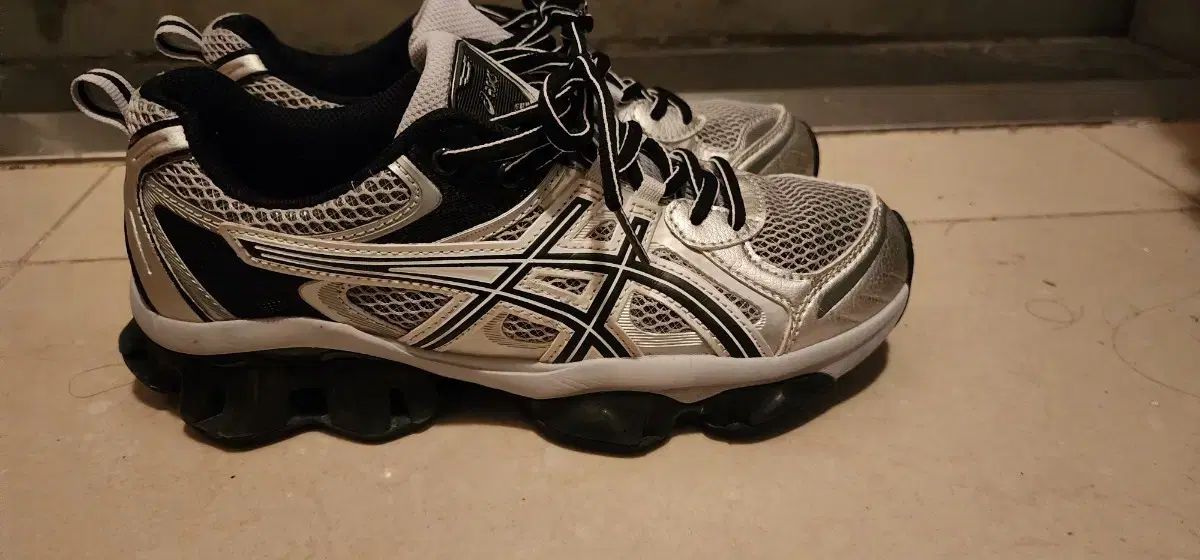 アシックス ゲル クォンタム キーネティック スニーカー 260 265