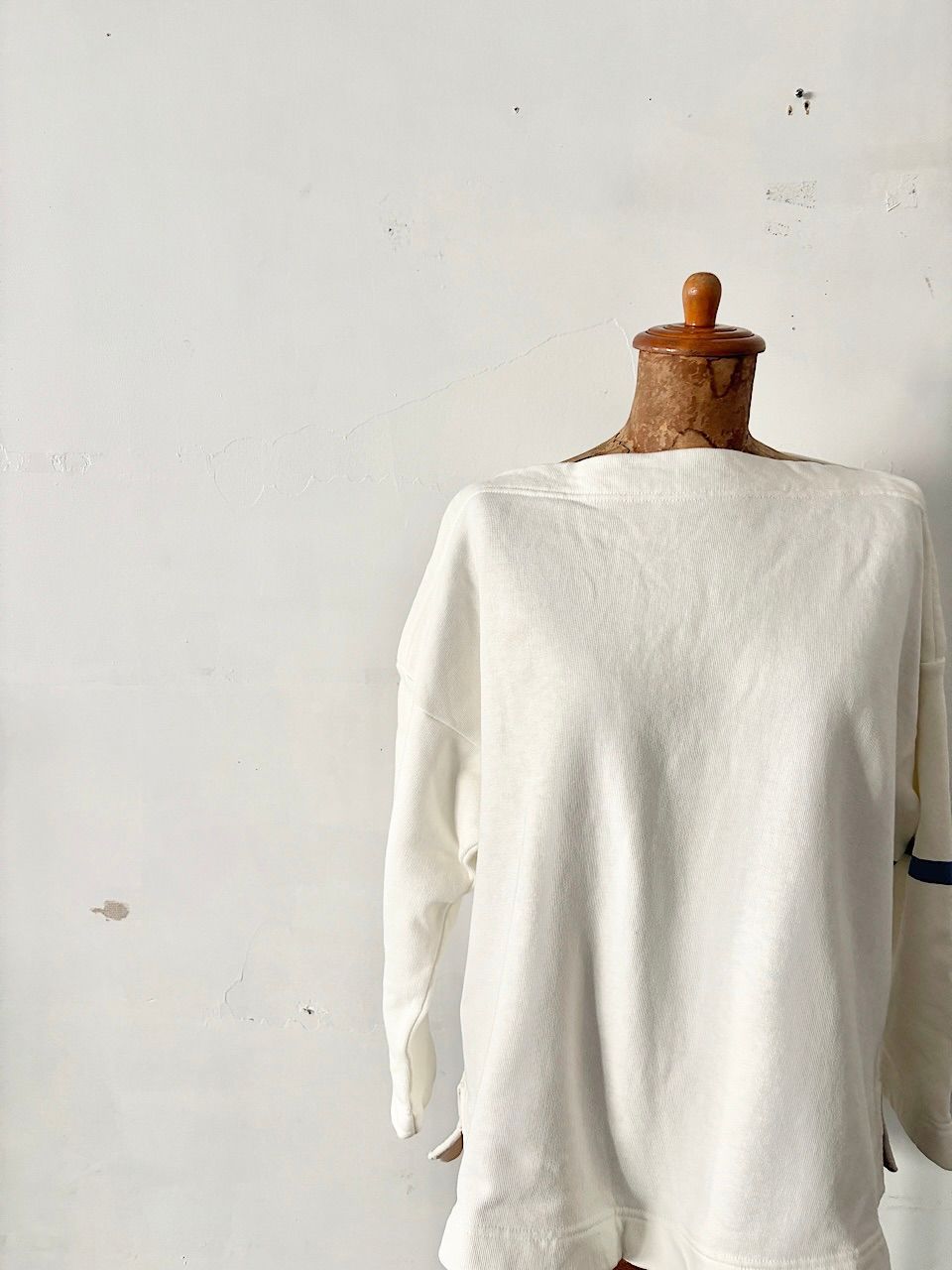 裏毛の四角ボートネックトレーナー サイズ